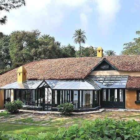 Welcomheritage Connaught House Mount Abu Buitenkant foto
