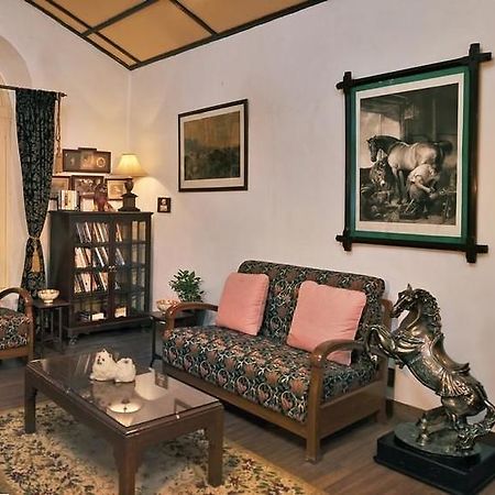 Welcomheritage Connaught House Mount Abu Buitenkant foto