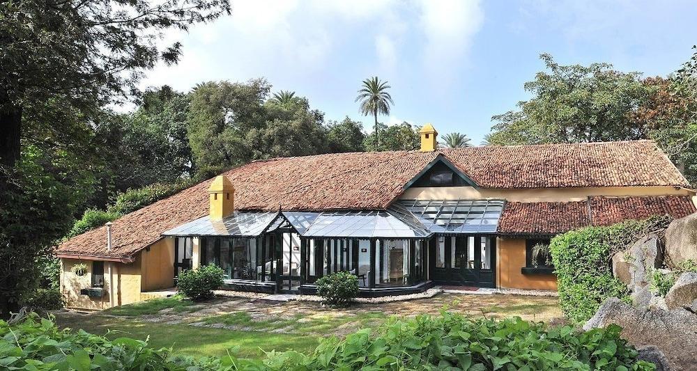 Welcomheritage Connaught House Mount Abu Buitenkant foto