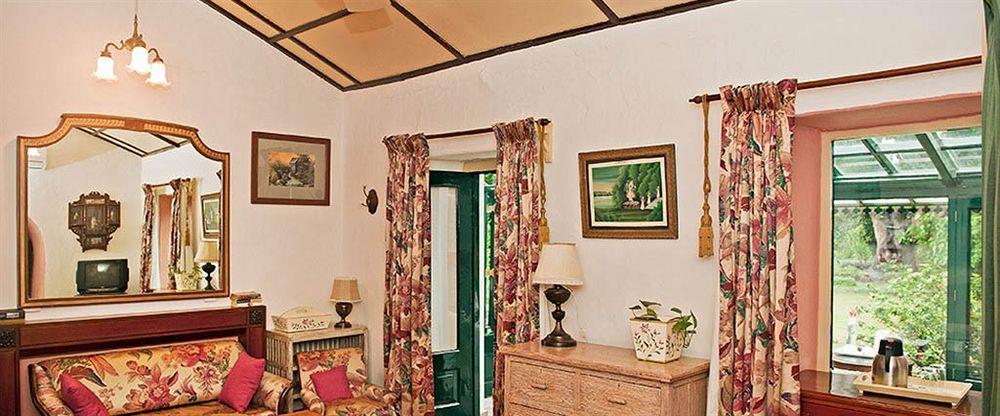 Welcomheritage Connaught House Mount Abu Buitenkant foto