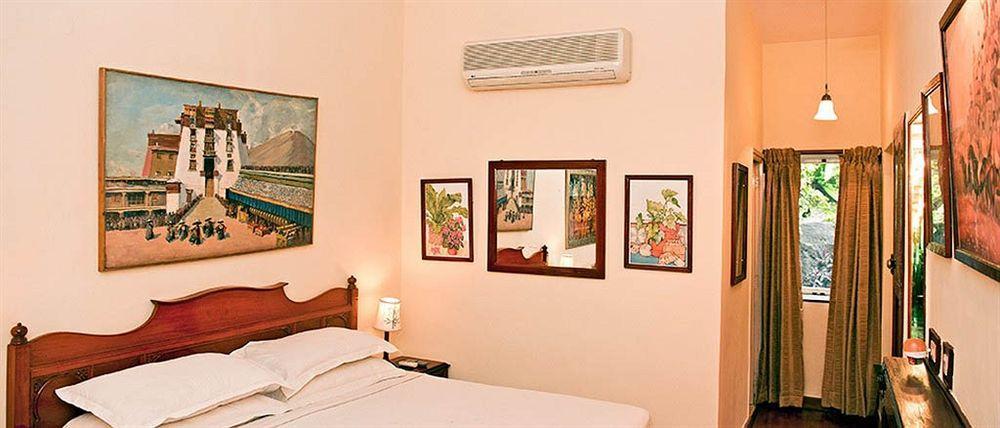 Welcomheritage Connaught House Mount Abu Buitenkant foto
