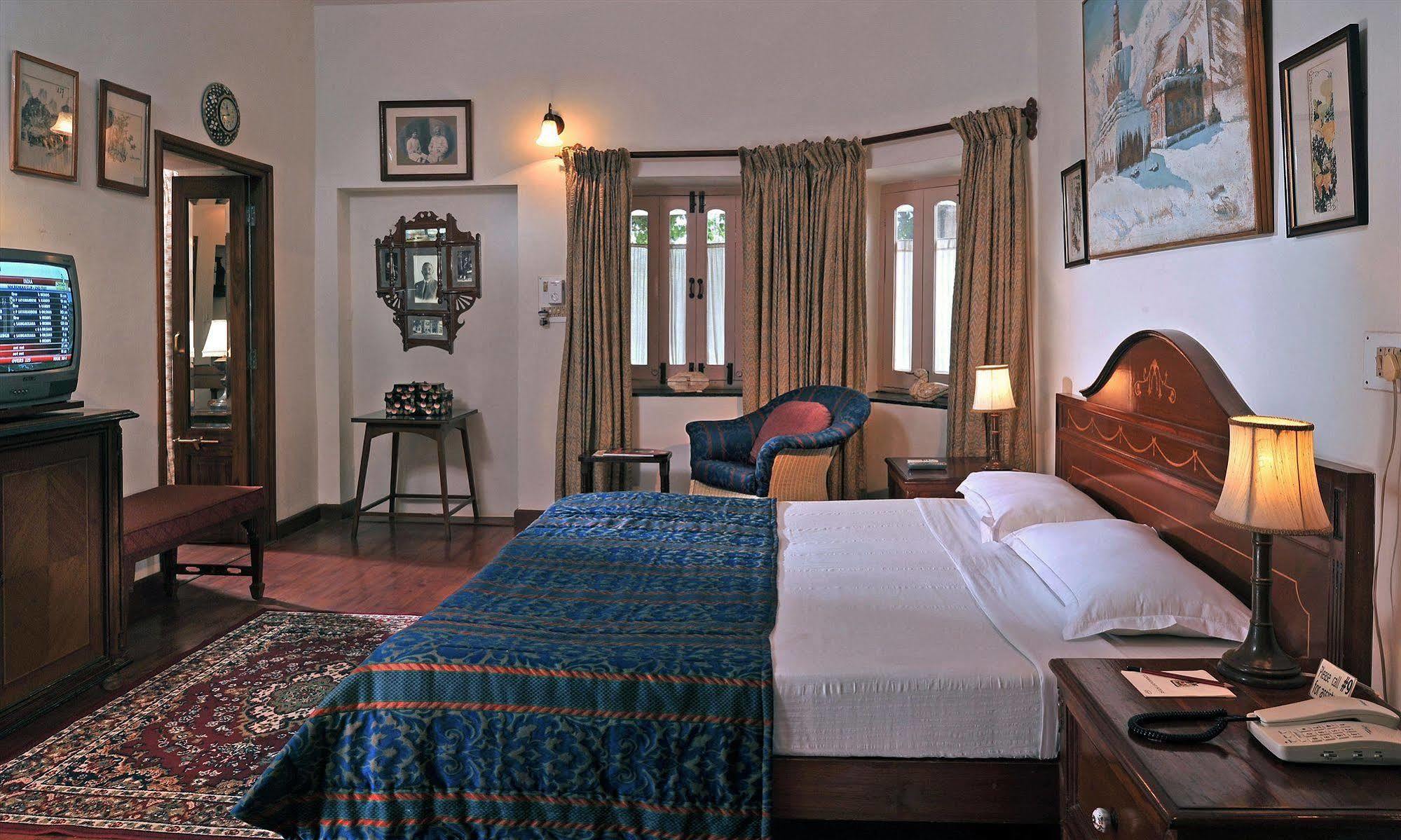 Welcomheritage Connaught House Mount Abu Buitenkant foto