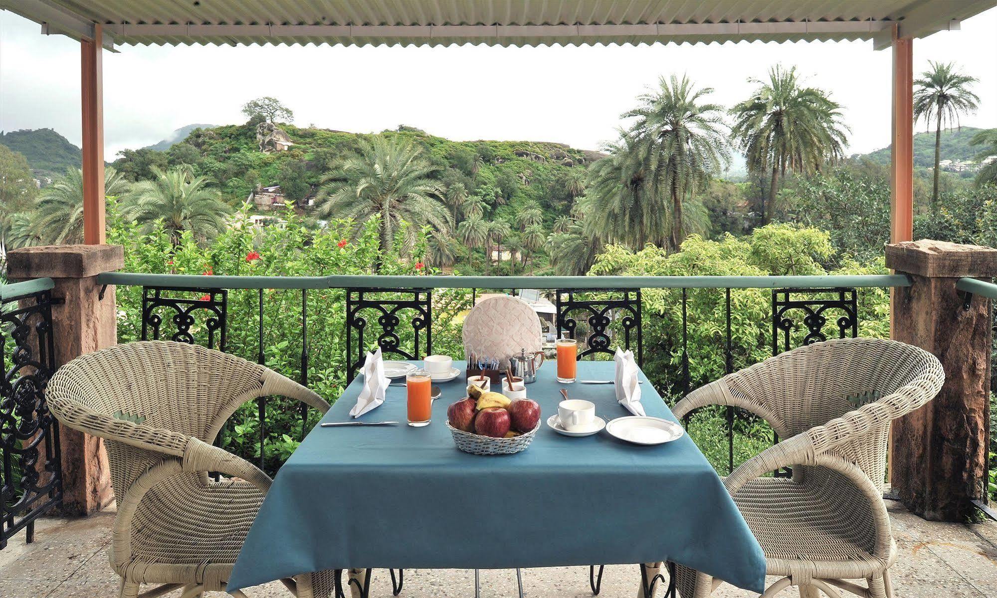 Welcomheritage Connaught House Mount Abu Buitenkant foto