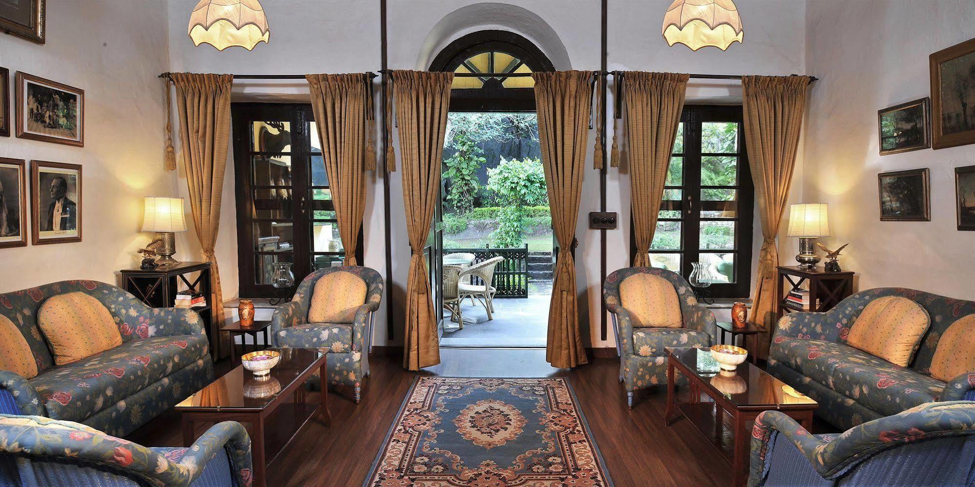 Welcomheritage Connaught House Mount Abu Buitenkant foto