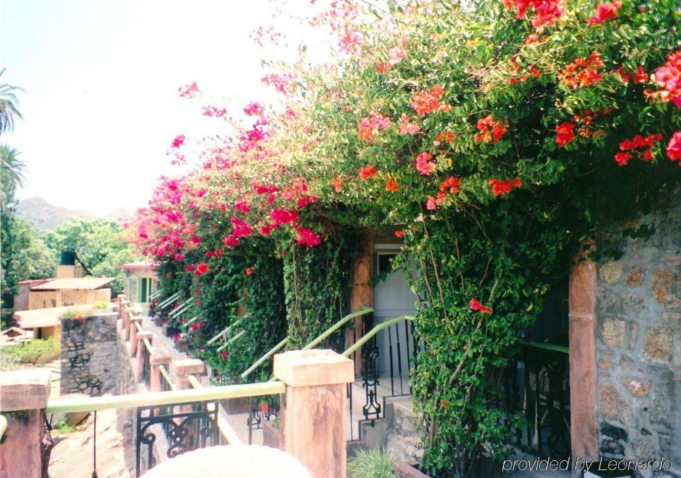 Welcomheritage Connaught House Mount Abu Buitenkant foto