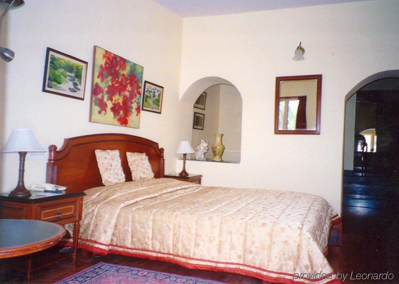 Welcomheritage Connaught House Mount Abu Buitenkant foto